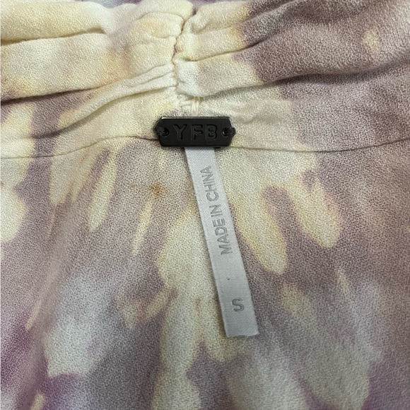 Young, Fabulous, & Broke “Carmen Top”. Tie Dye w/ Front Knot. 100% Rayon Fabric. - Picture 8 of 10